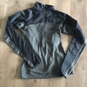 Nike women’s half zip sweatshirt